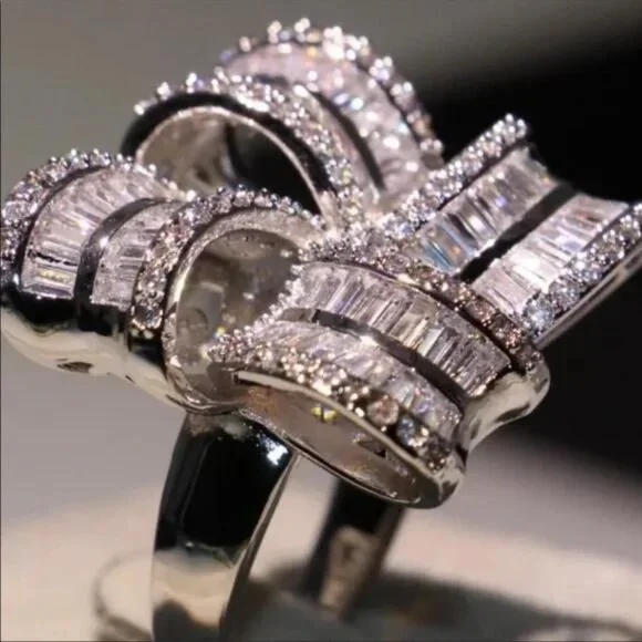 NEW 925 STERLING SILVER DIAMOND RING, CUTE RING, SHINY RING. - Picture 3 of 3